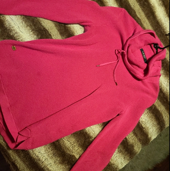 Warm Sweater - Picture 1 of 2